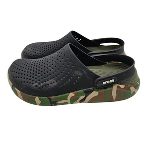 Crocs Herrengröße 7 Damengröße 9 LiteRide bedruckter Camouflage-Clog - Bild 1 von 6