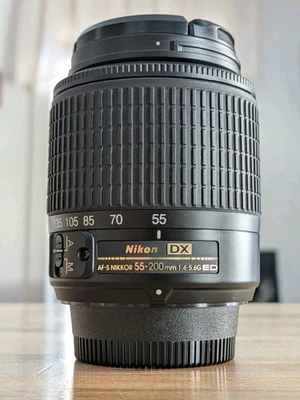 Lente automática y manual Nikon AF-S NIKKOR 55-200 mm f/4-5,6 G ED, lente zoom Foto 1 de 4