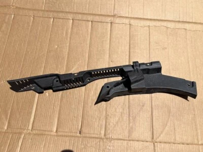 Volvo XC60 OEM Front Left Fender Forward Filler Vent Panel – 32216109 Foto 1 de 4