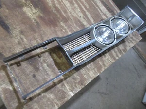 Dodge Monaco Polara 1967 parrilla delantera lado del conductor faro moldura pieza - Imagen 1 de 13