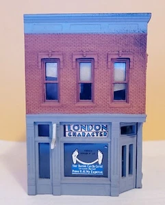 London Character 2 Flat Model Train Accessory 3x4x4 inch Vintage Free Shipping - Picture 1 of 5