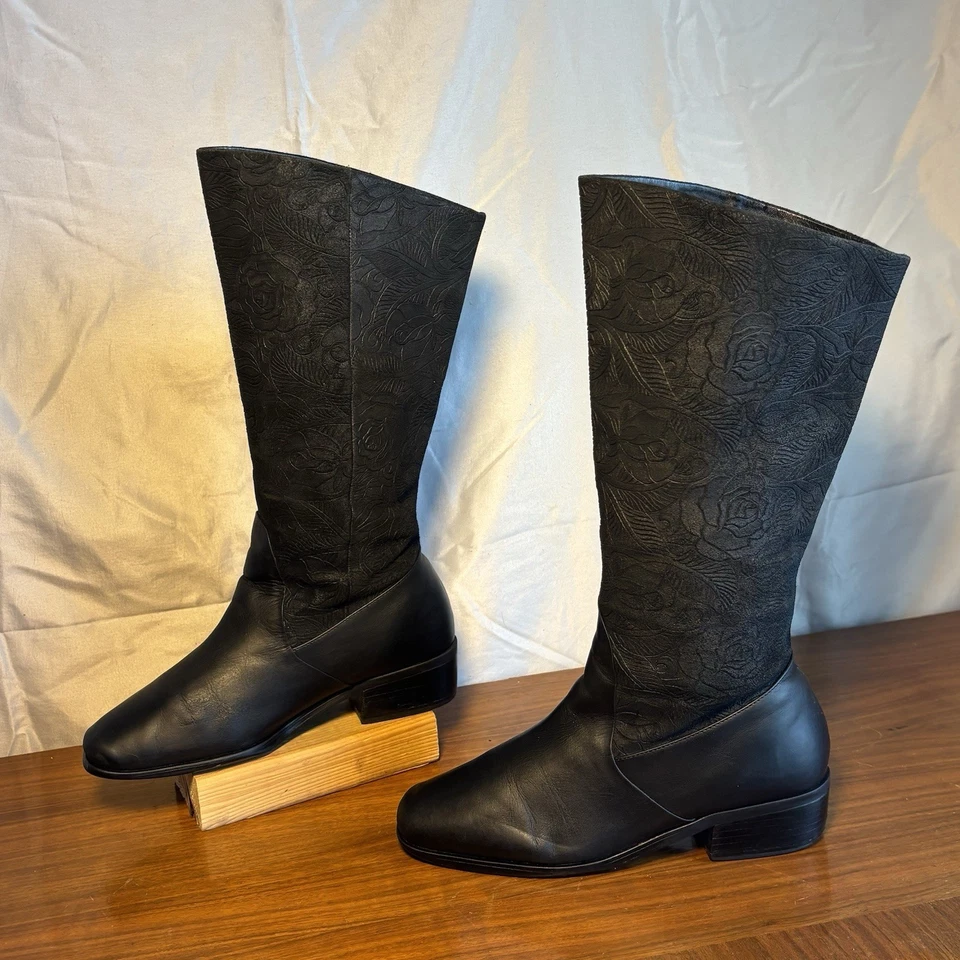 Botas de motociclista Markon negras de cuero con punta cuadrada florales a media pantorrilla para mujer 8’s Foto 1 de 4