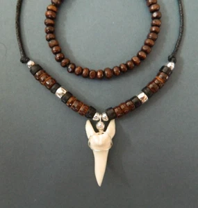 Mens Necklace Shark Wolf 3cm Replica Resin Tooth Pendant + Bracelet Set Ethnic - Picture 1 of 6