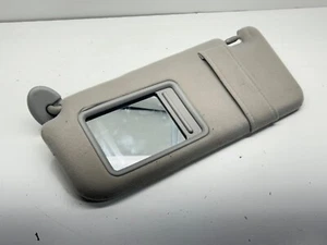 Pare soleil latéral gauche Toyota Camry 2007-2011 GRIS OEM - Photo 1/3