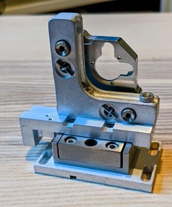 Multi-Axis Lens Positioner Mount - 20mm Aperture 2-Axis Adjustable Optic Stage - Picture 1 of 9