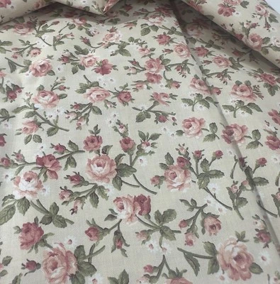 Quilt Shop Cotton Floral Cranston Roses Floral 1 1/4 Yards 45" W - Imagem 1 de 4