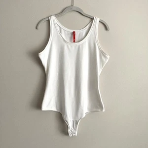 Spanx Suit Yourself Womens Medium Ivory Bodysuit One Piece Scoop Neck Summer - Picture 1 of 11