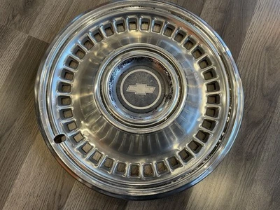 1971 - 1972 Chevrolet Chevy  Impala 14" Hubcap Wheel Cover (1882-95) - Imagem 1 de 4