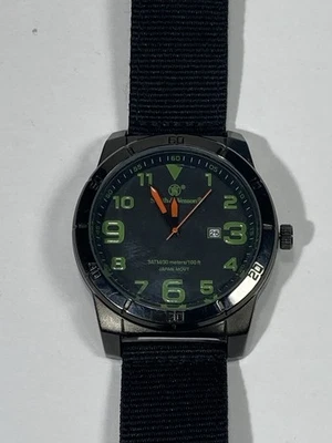 Reloj Pulsera Smith And Wesson 3ATM 30 Metros Banda Nylon Negra Movimiento Japón Foto 1 de 4