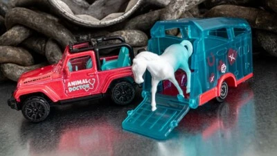 MAJORETTE · JEEP WRANGLER WITH TRAILER & HORSE  · 1:64 · BRAND NEW & SEALED - Image 1 of 4