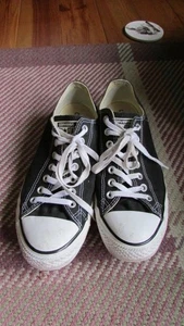 Converse black/white trainers,mens size 10 - Picture 1 of 5