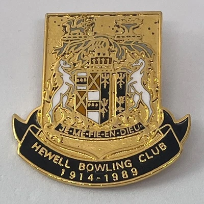 Hewell Bowling Club 1989 Enamel Pin Badge Bowls Crest Sports Tardebigge Redditch - Image 1 of 2