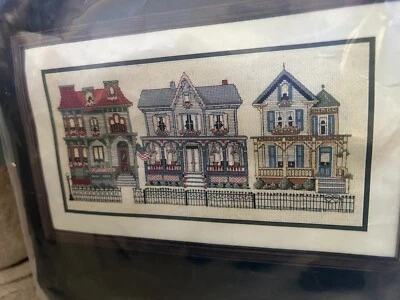 BUCILLA KIT Design by Terrie Lee Steinmeyer "VICTORIAN HOUSES" Opened/Complete - Image 1 of 4