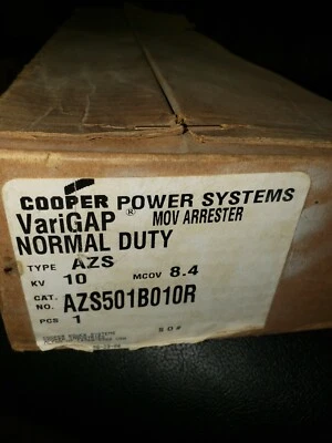 Cooper Power Surge Arrester AZS501B003R, MOV Arrester with mount azs - Image 1 of 4