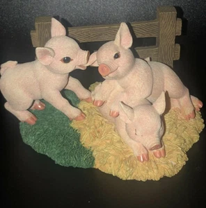 Hamilton Farm Livin' Piglets Collection " Time To Play " Pig Figurine - Picture 1 of 12