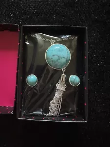 BRAND NEW UNOPENED Faux Turquoise pendant chain necklace with matching earrings - Picture 1 of 3