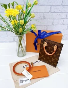 BNIB " LOUIS VUITTON " MONOGRAM CANVAS PETIT SAC PLAT BAG - M69442 ! - Picture 1 of 9