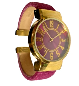Reloj Joan Rivers púrpura y dorado fácil lectura puño con bisagras tela de cuero batería nueva - Imagen 1 de 15