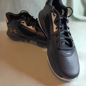 Zapato de baloncesto Under Armour UA Lockdown 6 para hombre 11 EUR 45 negro/dorado 3025616-003 - Imagen 1 de 12