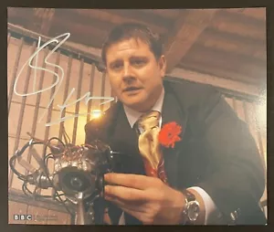 KAI OWEN Authentic Signed 8x10 Photo : Rhys Williams from TORCHWOOD Autograph - Picture 1 of 2