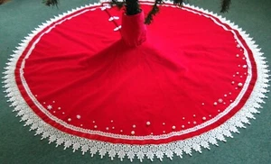 LET IT SNOW WEIHNACHTSBAUMROCK AUS ROT-WEISS aus Samt - Bild 1 von 6