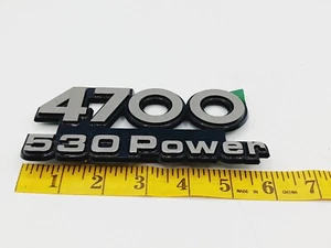 International Navistar Adhesive 4700 530Power Hood Side Emblem Part # 3509449C1 - Foto 1 di 3