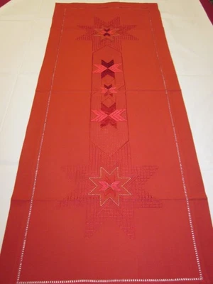 Weihnachtsstern Läufer 40x100cm  und Decke 60x6ocm Handarbeit. - Image 1 of 4
