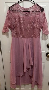 Nuevo sin etiquetas Vestido Grande Para Mujer Color Malva/Rosa Encaje S/S Fluido Medio Pantorrilla - Imagen 1 de 2
