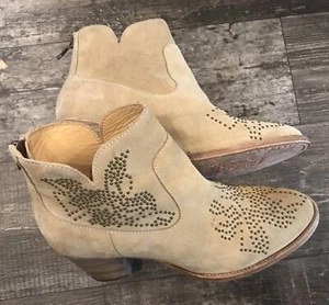 Catarina Martins italienischer Italien Nieten hellbrauner Reißverschlussstiefel mit Knöchelabsatz Gr. 39 - Bild 1 von 7
