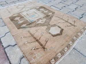 Turkish Kilim Rug 2x3 ft – Camel Beige Medallion Rug, Minimalist Vintage Rug - Picture 1 of 9