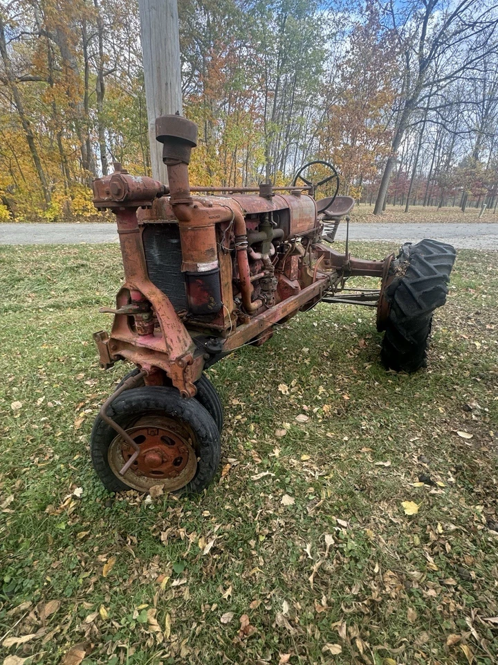 Tractor McCormick Farmall IH F20 para piezas carburador magneto gobernador tanque de gasolina Foto 1 de 4