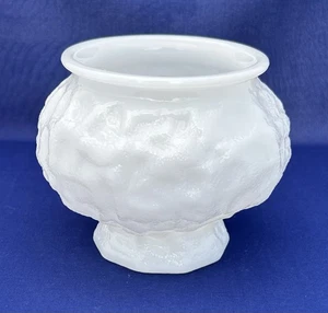 E.O. Brody Company Vintage Textured Milk Glass Cleveland Ohio USA Bowl planter - Picture 1 of 7