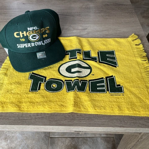 1996 NFL Green Bay Packers Super Bowl XXXI Champion lot (Hat & Title Towel) Cover