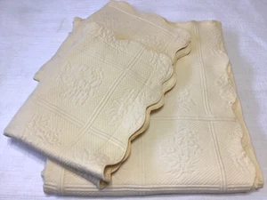 Vintage Martha Stewart Floral Matelasse Full Coverlet & 2 Shams Creamy Yellow - Picture 1 of 9