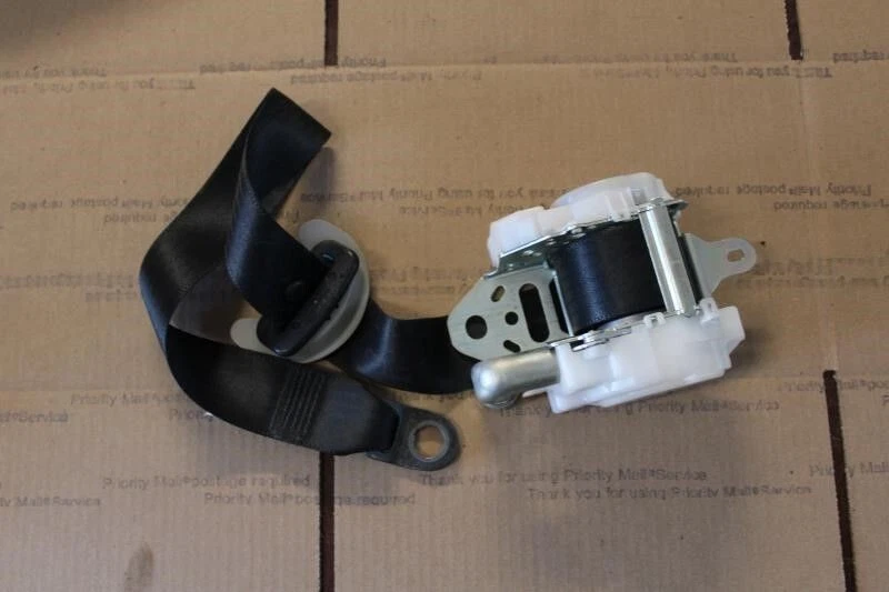 2011-2015 Lexus CT 200H Front Right Passenger Seat Belt Retractor OEM Black Foto 1 de 1