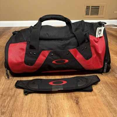 Vintage NWT Oakley Duffle Bag Backpack Red Black 90s Gym Luggage Software Y2K - Image 1 of 4