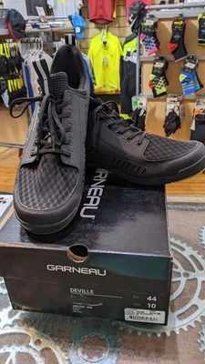 Louis Garneau Men's Deville cycling shoes, black 44/10, 2 hole, new in the box! - Image 1 of 4