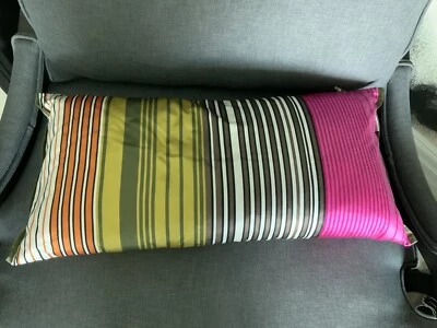 almohada gremio de diseño solo 1 Foto 1 de 2