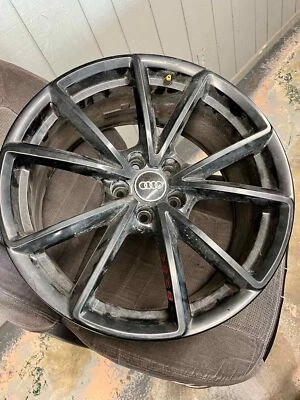 Б/у генератор переменного тока подходит: 2014 Audi A6 2.0 класса A - Изображение 1 из 4