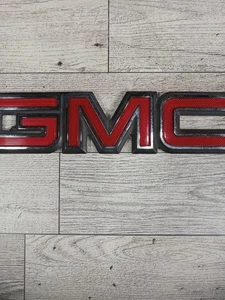 GMC OEM 1999-2006 Sierra Tailgate Emblem Badge Logo Name plate USA 🇺🇸 SHIPPER - Bild 1 von 9