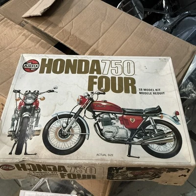 AIRFIX - HONDA 750 Four - Scala 1/8 - Kit Da Montare Collezione N. 09300-4 - Immagine 1 di 4