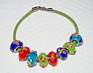 Europäisches Bettelarmband mit 8 bunten Charms: Aqua, Blau, Grün & Orange-Rot - Bild 1 von 8