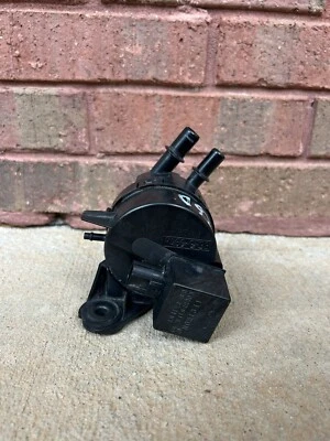 Válvula de purga de emisiones Ford Mustang EGR 1999-2004 F8ZE-9C915 V6 o V8 (0933) 126D Foto 1 de 4