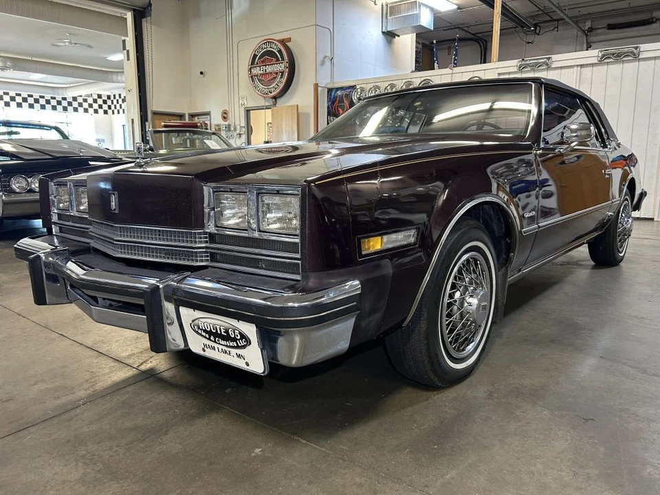 1985 Oldsmobile Toronado BROUGHAM - Image 1 of 4