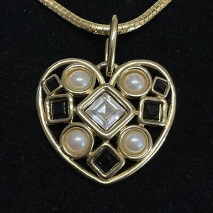 Collana Vintage Givenchy Enorme Cuore Finta Perla Strass Tono Oro Ciondolo Anni 90 - Foto 1 di 6