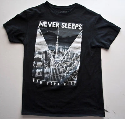 Camiseta Masculina NEW YORK CITY, BIG APPLE, MANHATTEN, NEVER SLEEPS Preta M Algodão - Imagem 1 de 3