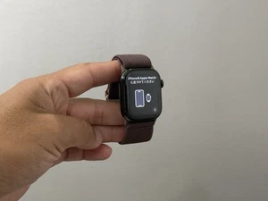 Apple Watch Series 10 42 mm GPS + LTE 42 mm titane cristal saphir - Photo 1 sur 6