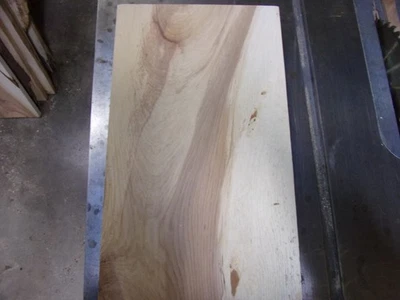 TÁBUA SECA PARA FORNO DE MADEIRA DE NOGUEIRA RÚSTICA 18 3/4"X 11 1/8"X 1 1/16" F148F - Imagem 1 de 4