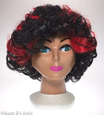 Peluca corta negra con reflejos rojos rizado rizado rizado sintético disfraz peluca Foto 1 de 3