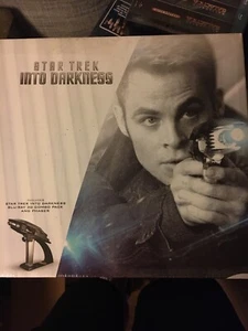 Star Trek Into Darkness : Blu-ray Combo Pack with Phaser new sealed - Picture 1 of 1